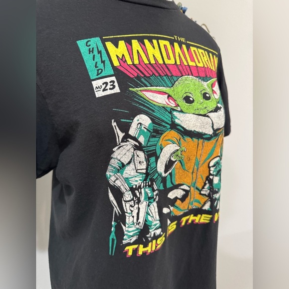 Star Wars The Mandalorian Grogu "This Is The Way" Graphic T-Shirt Men's size M - Picture 3 of 8